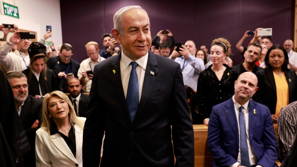 El primer ministro israelí, Benjamín Netanyahu, en el tribunal de Tel Aviv.