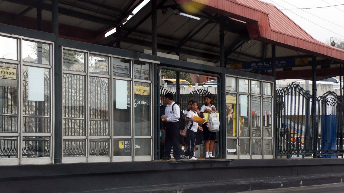 Las puertas permanecen abiertas, con o sin cortes.