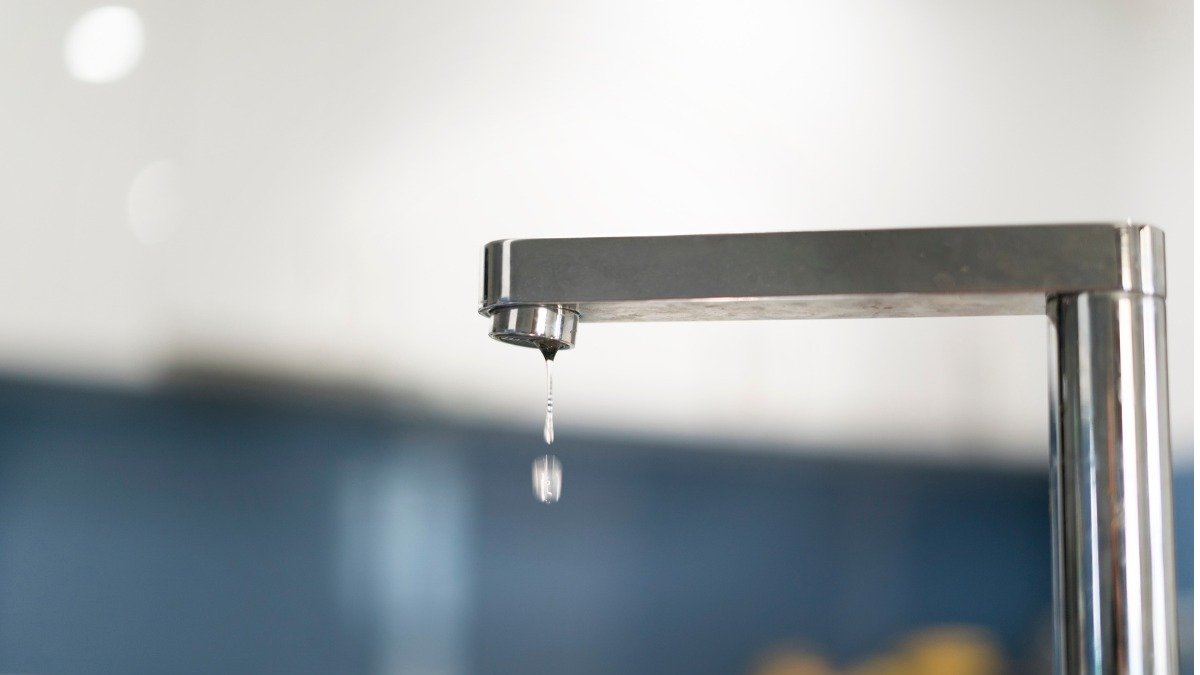 Foto referencial de cortes de aguas.