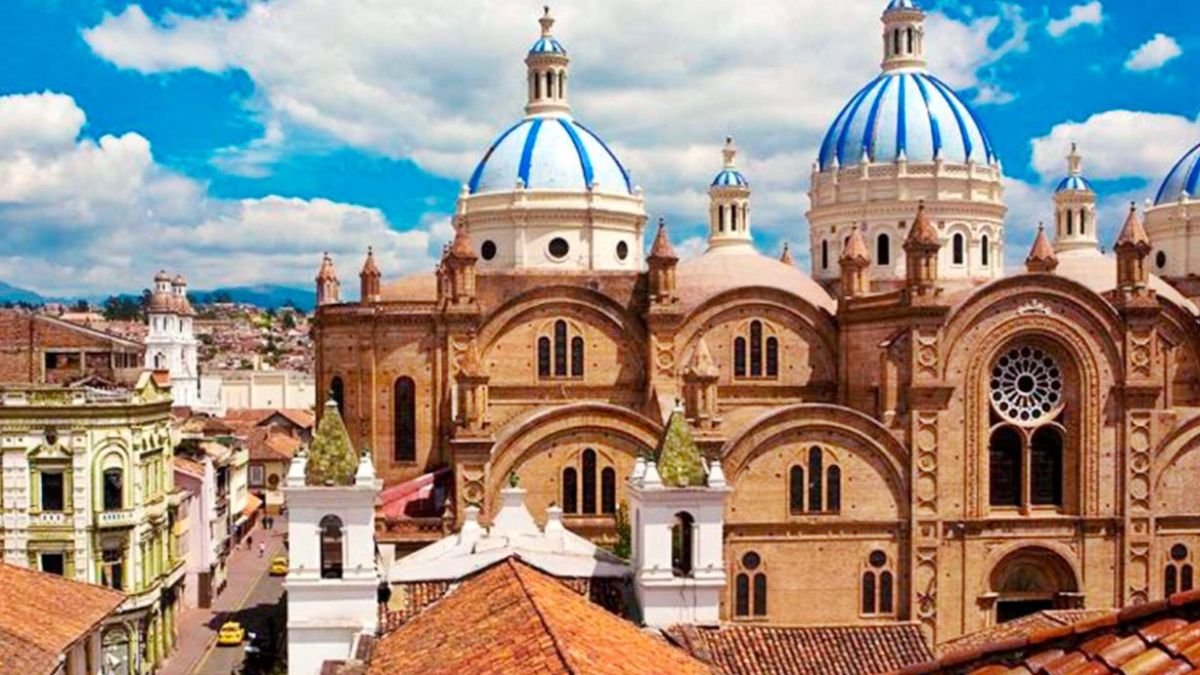 Cuenca está ubicada en la zona austral del Ecuador.