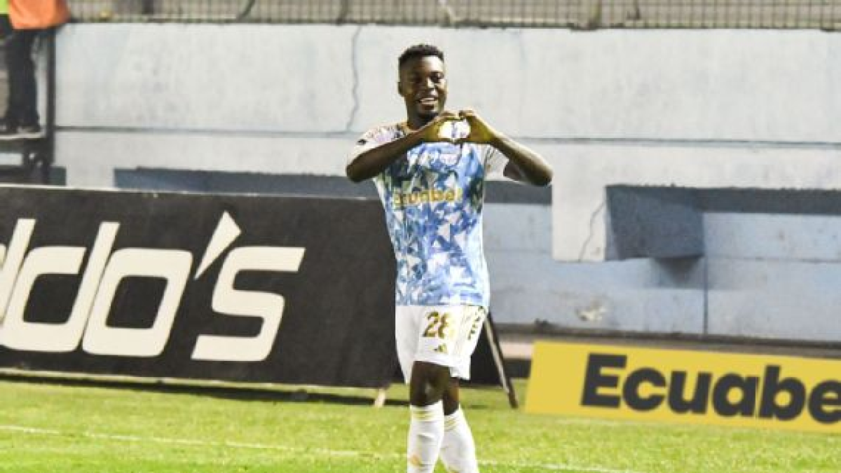 Maicon Solís en la celebración de gol con la camiseta de Emelec en 2024