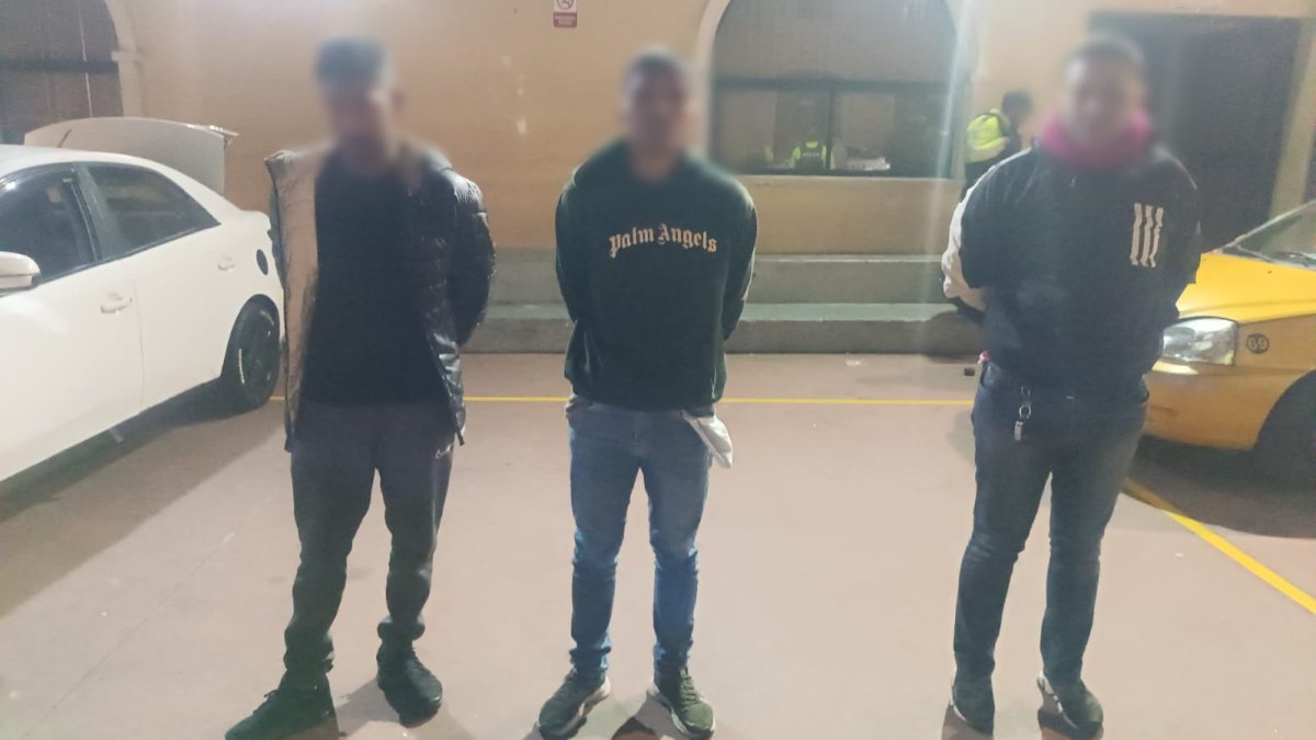 Se detuvo a tres hombres. Ninguno tiene antecedentes penales.