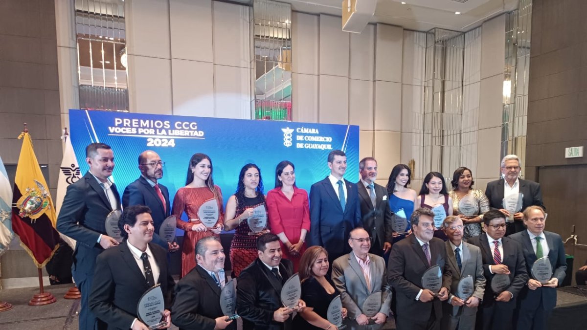 Evento. En la ceremonia llamada Voces por la Libertad, trabajadores de la comunicación fueron reconocidos por su labor periodística en lo que va de 2024.