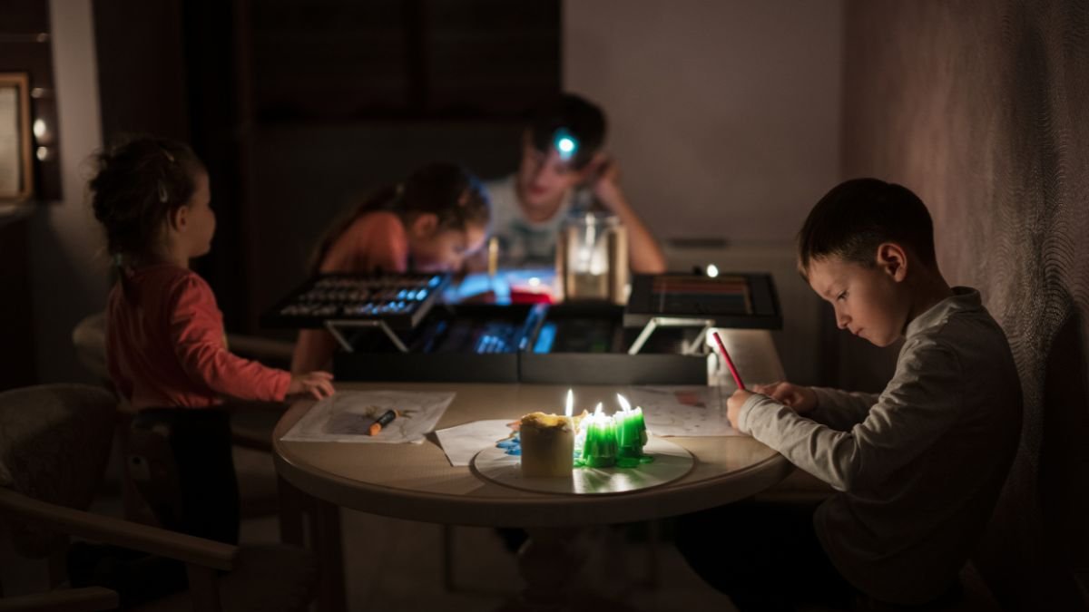 Los ecuatorianos tuvieron apagones fuera del horario programado.