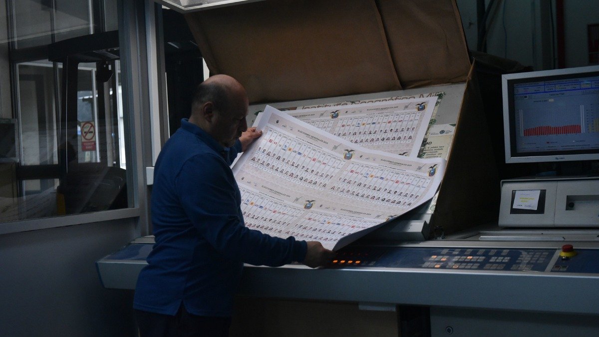 Varias papeletas electorales han sido impresas.