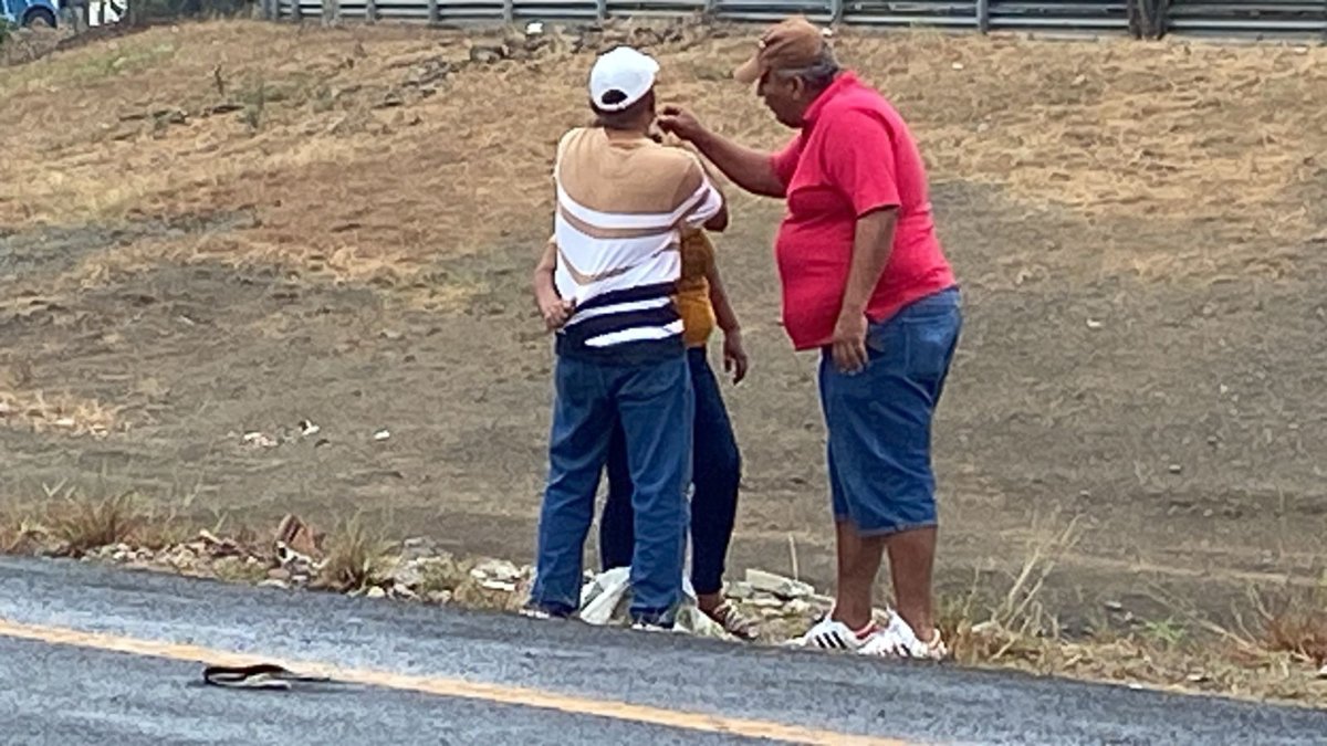 Panorama. Familiares de Joel Villacís lloraban desconsolados al confirmar que el cuerpo era de su ser querido