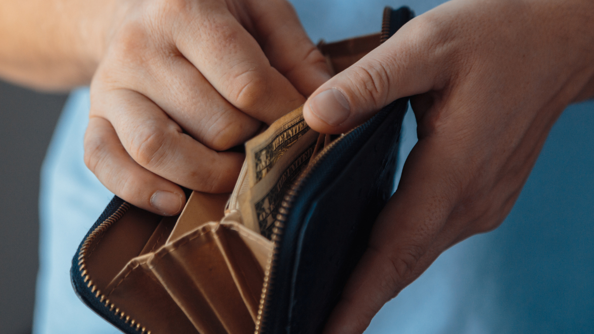 Los ecuatorianos esperan con ansias saber el valor del sueldo básico del 2025.