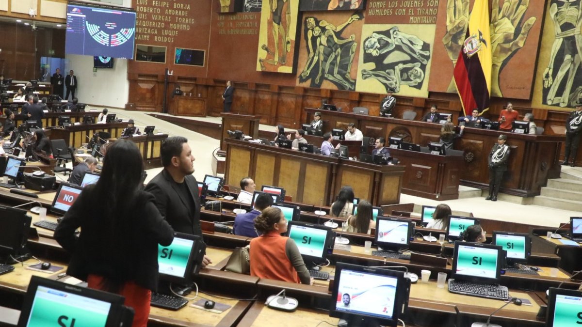 Hoy se definirá el futuro de la exministra Andrea Arrobo.