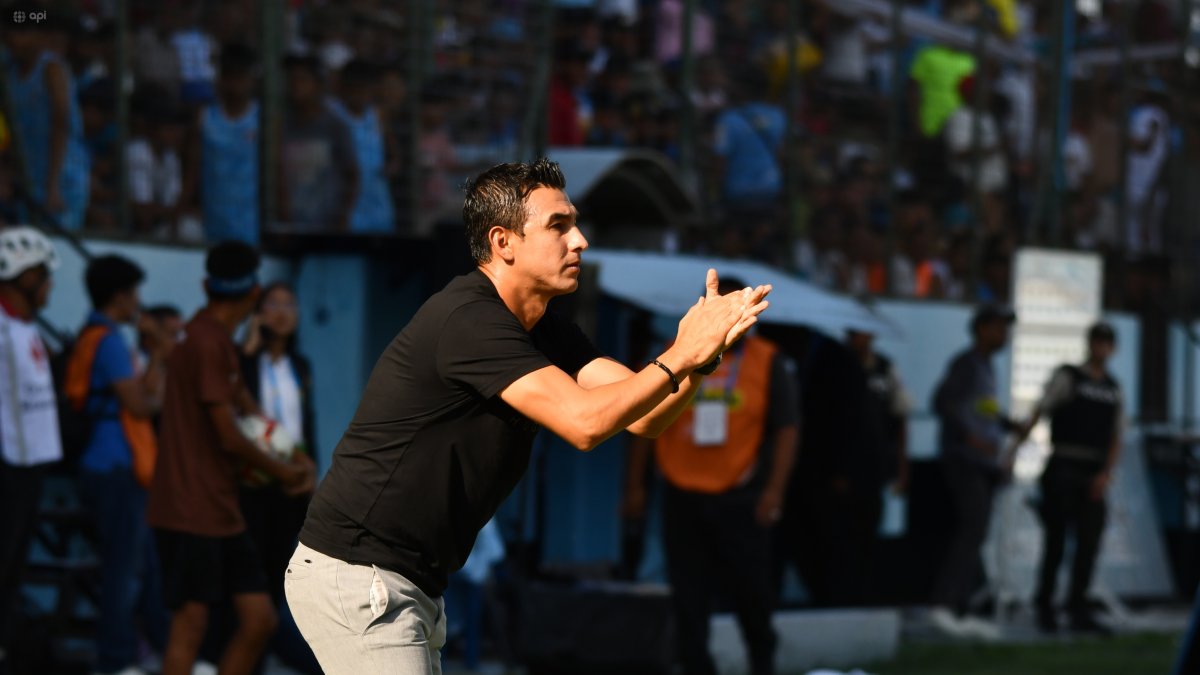 Efrén Mera actualmente es el entrenador del Manta FC, con el que ascendió a la Serie A.