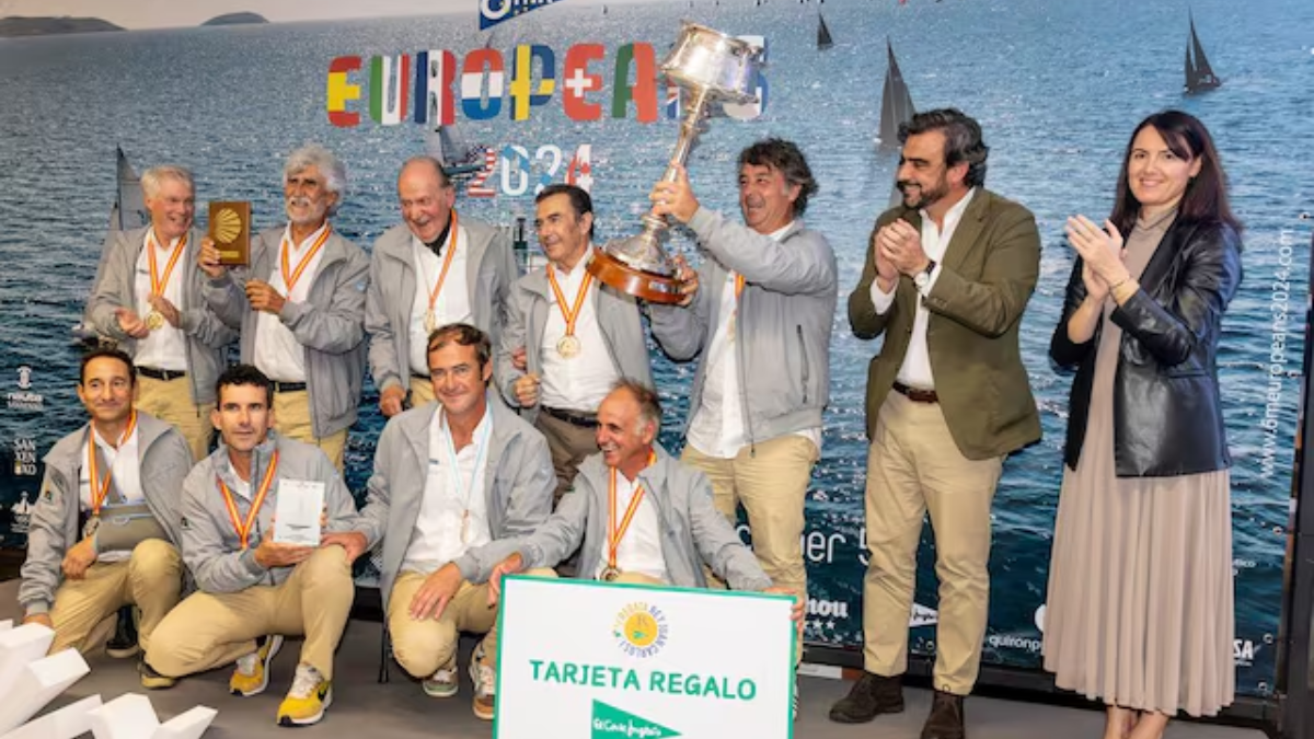 La tripulación del Bribon, campeona de Europa en el Trofeo Xacobeo.