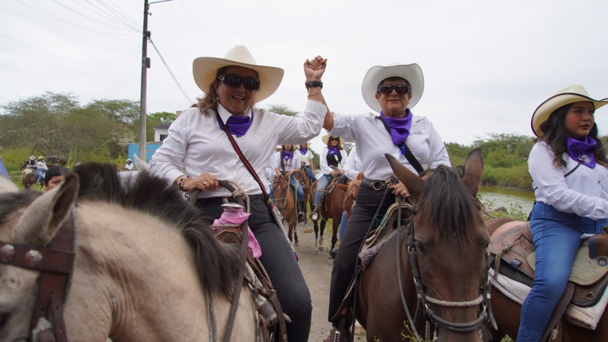 Una cabalgata para celebrar la tradición e identidad cultural de Santa Elena.