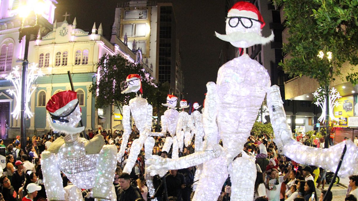 El desfile se llevará a cabo en cuatro puntos de Guayaquil.