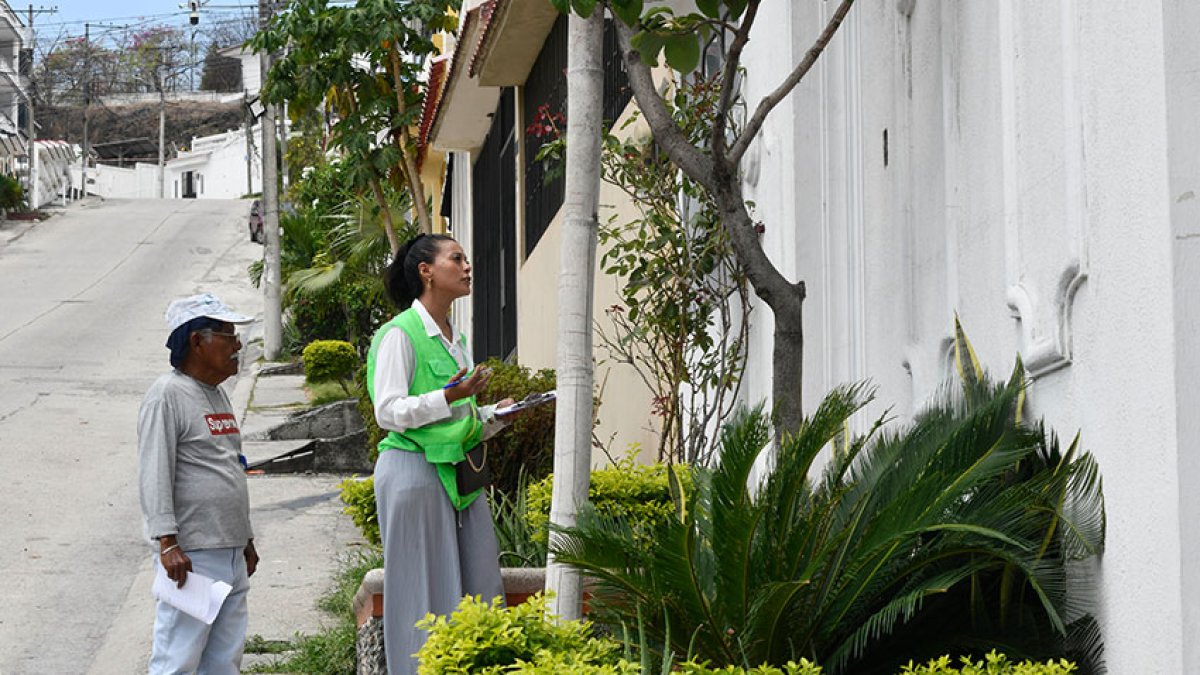 El Municipio de Guayaquil socializó con los habitantes de Bellavista obras provisionales en el sitio.
