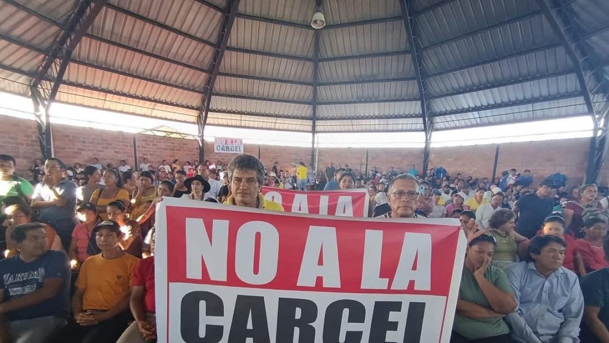 Las protestas en contra de la megacárcel en Archidona se radicalizaron desde el jueves, tras el desarrollo de la Asamblea Amazónica.