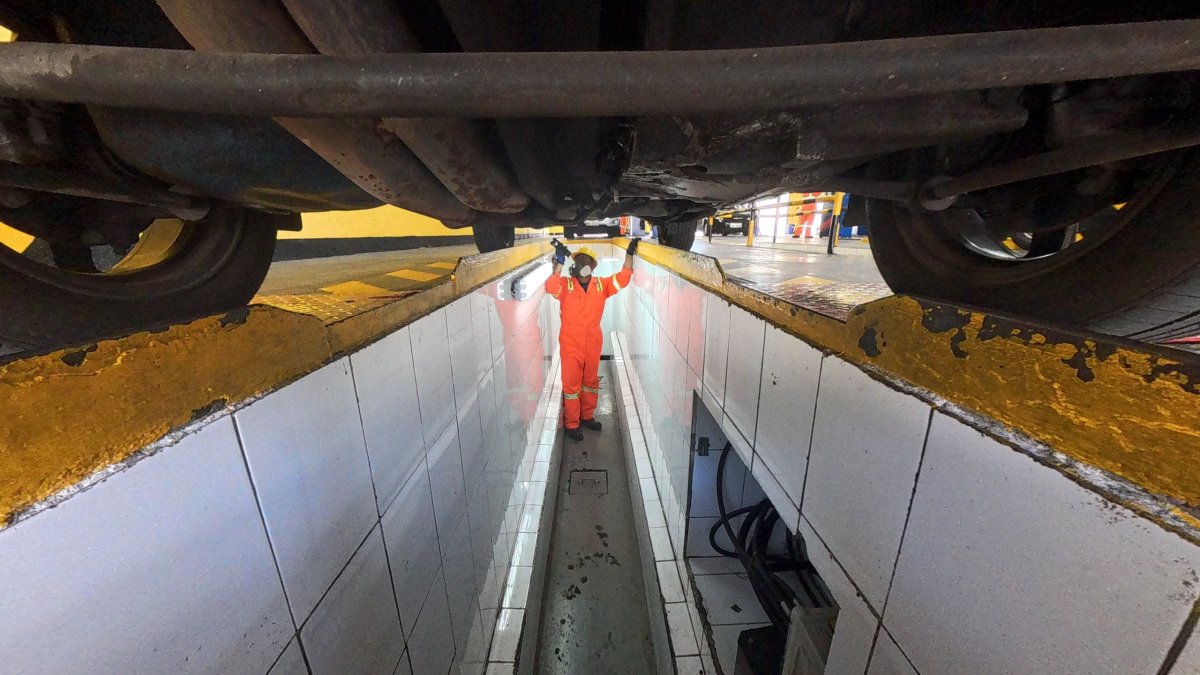 Las personas que no cumplan con la revisión técnica vehicular este 2024 enfrentarán dos multas.