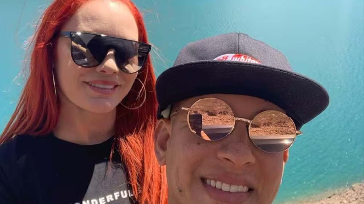 Descubre los detalles de esta disputa legal y sus implicaciones en la carrera del artista.