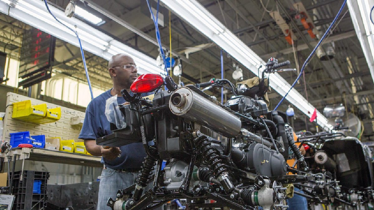 La firma debe revisar las motocicletas.