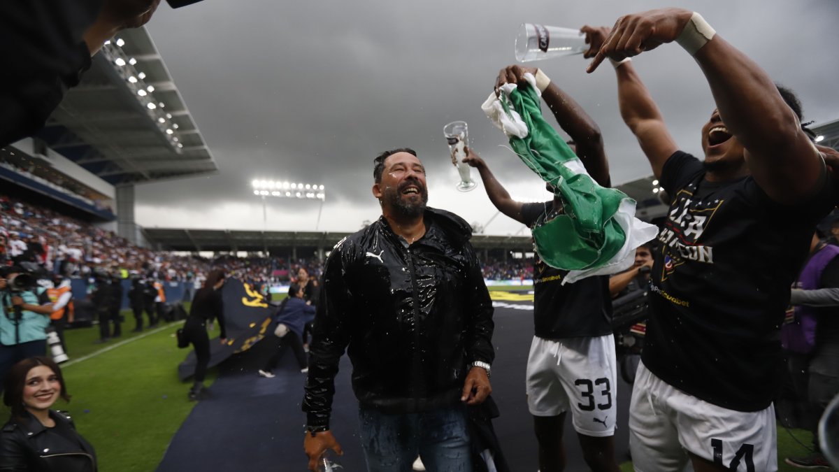 El entrenador Pablo Sánchez comentó que se tatuará para llevar a Liga y a Quito en su piel.