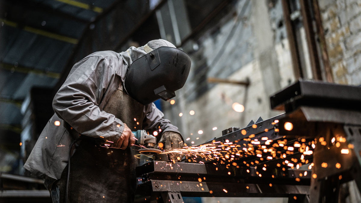 Grandes industrias sufrirán de apagones hasta fines de año.