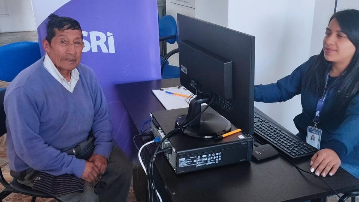 El SRI asegura que realiza la devolución del IVA, de manera progresiva, a los adultos mayores.