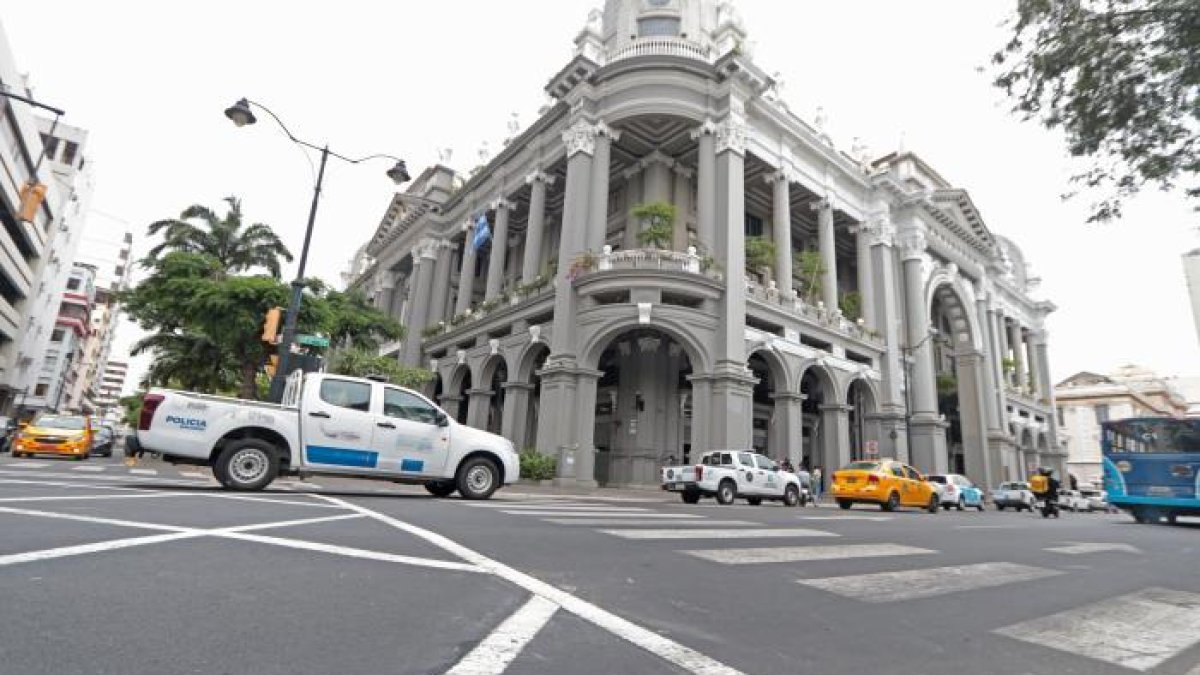 La fachada del Municipio de Guayaquil.