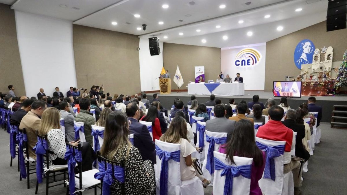 El CNE y el Mintel presentaron el certificado de votación digital.