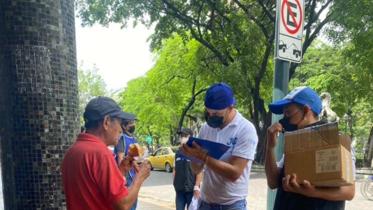 Juventud en Acción Ecuador comenzó con cinco personas que planificaban visitas al centro de Guayaquil.
