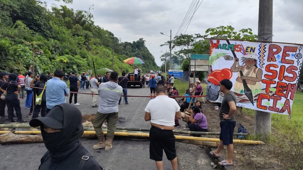 Este martes 17 de diciembre continúa el bloqueo de vías en la provincia de Napo.
