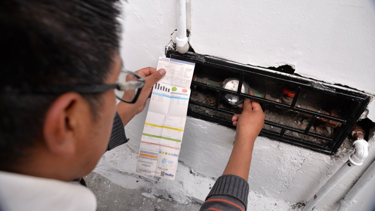 En sectores afectados por el racionamiento señalan que los valores de la planilla no han bajado.