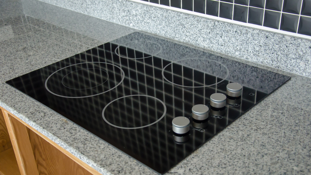 Ecuador entrega cocinas de inducción a los ciudadanos.