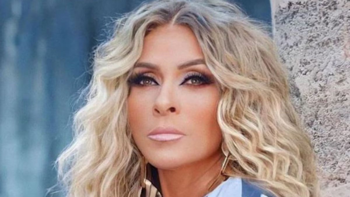 Yuri tiene 60 años.