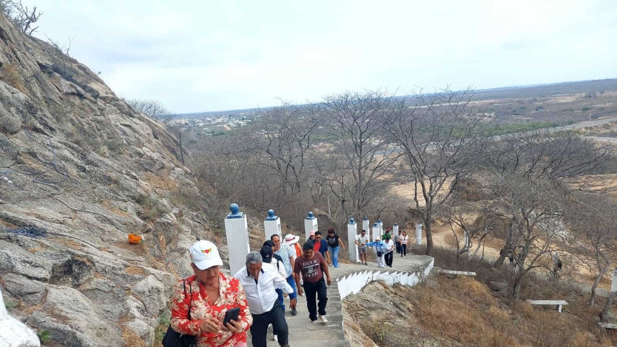 El Morro. El Cerro del Muerto legendario y turistico rico en leyendas a donde acuden los visitantes. 