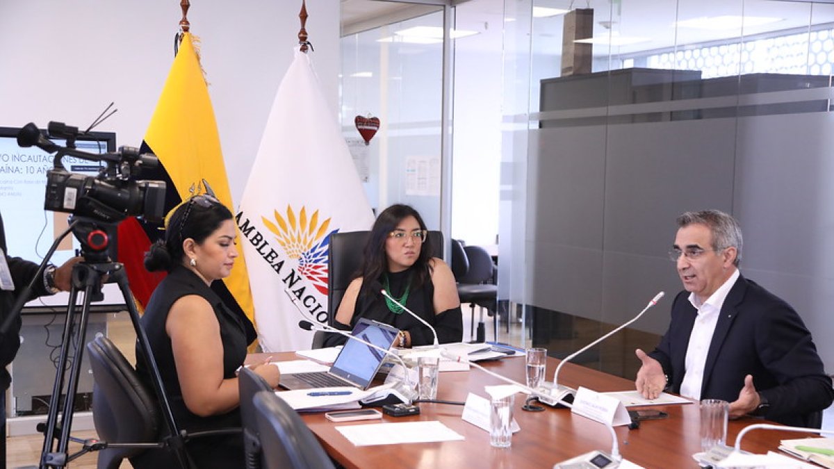 La comisión de enmiendas sobre bases militares recibió al exministro del correísmo, Gustavo Jalkh.