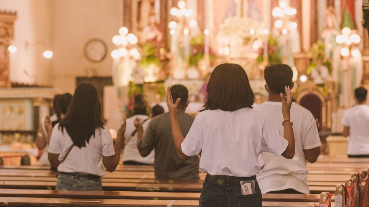 Los feligreses católicos esperan asistir a las misas en estas fechas especiales.