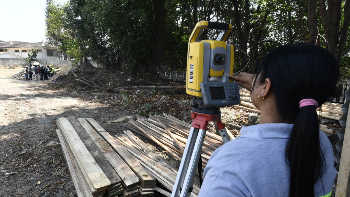 Funcionarios acudieron al lugar, en la ciudadela Urdesa.