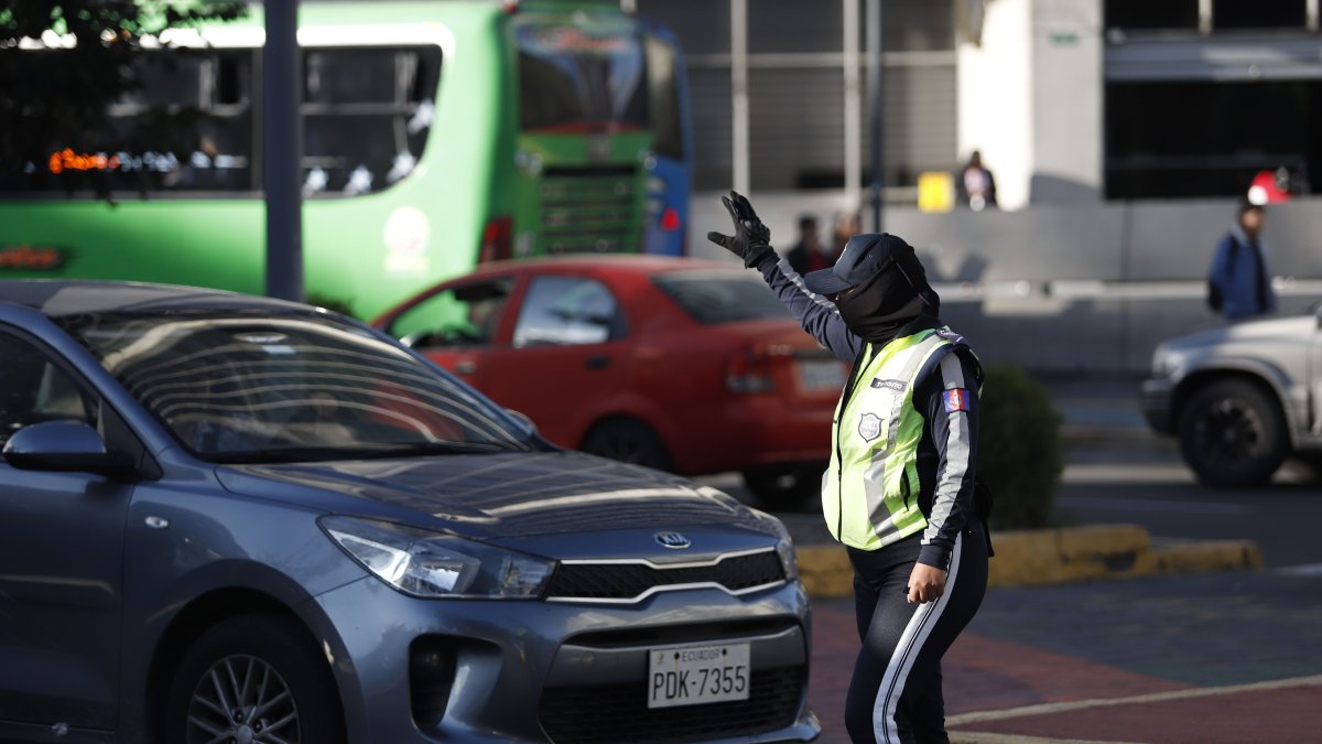 La medida rige en la capital de lunes a viernes en la mañana y tarde.
