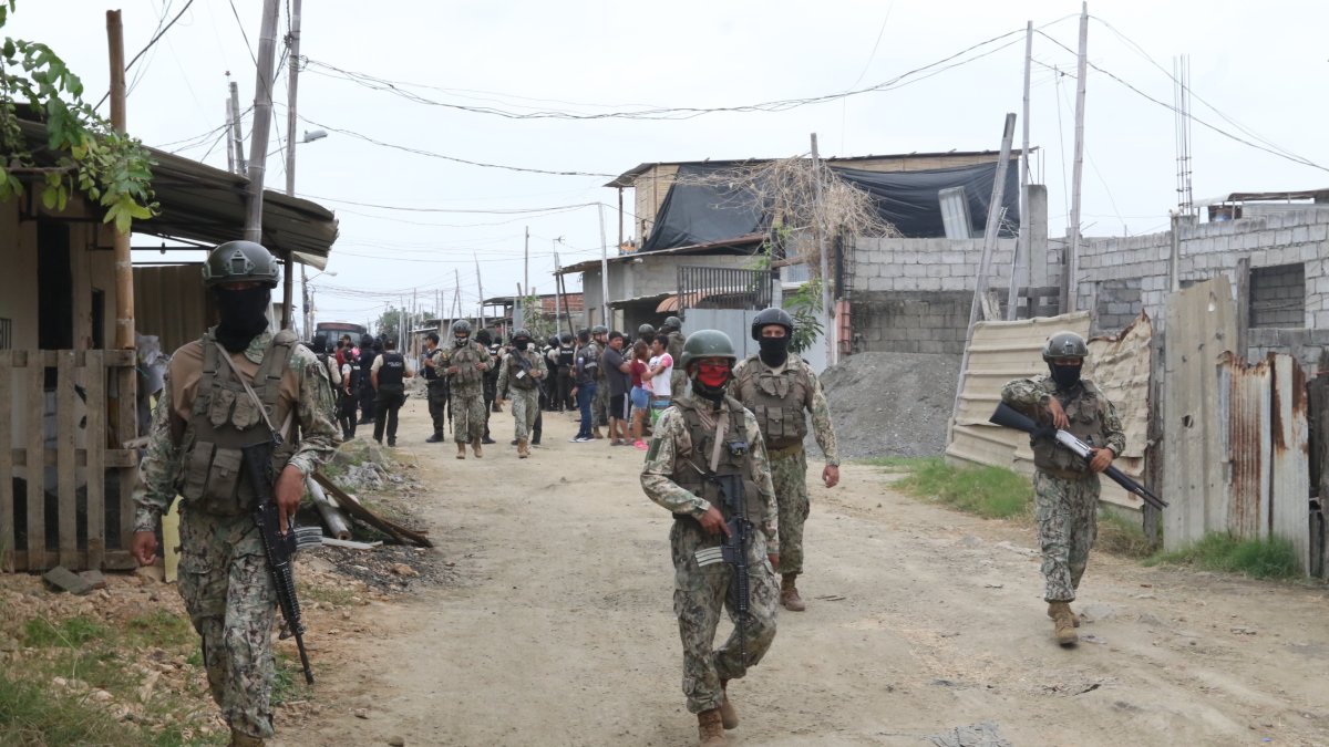 Los militares patrullan los sectores conflictivos que han sido tomadas por las bandas delictivas