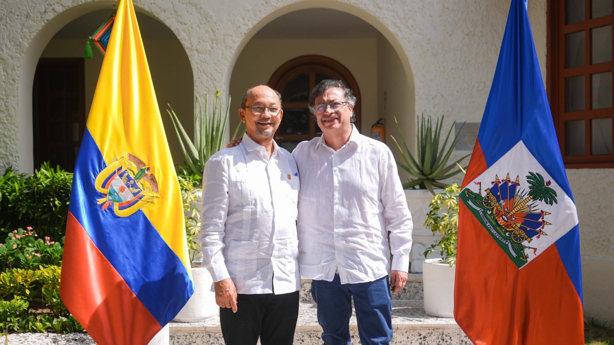 La reunión fue catalogada como histórica.