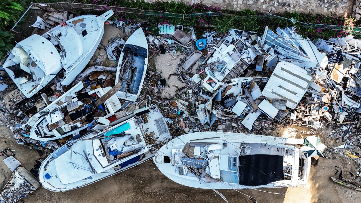 Embarcaciones de Acapulco, destrozadas por Huracán.