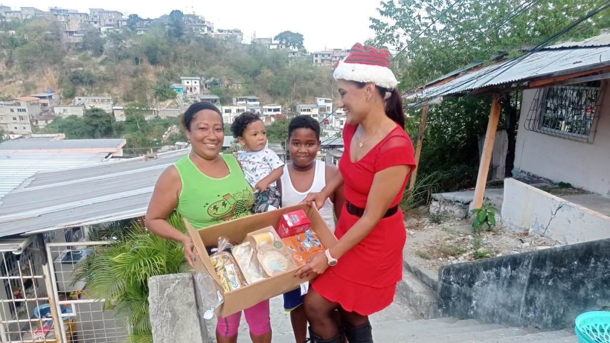 Solidaridad. Teresa apoya a más de 800 niños en la época navideña