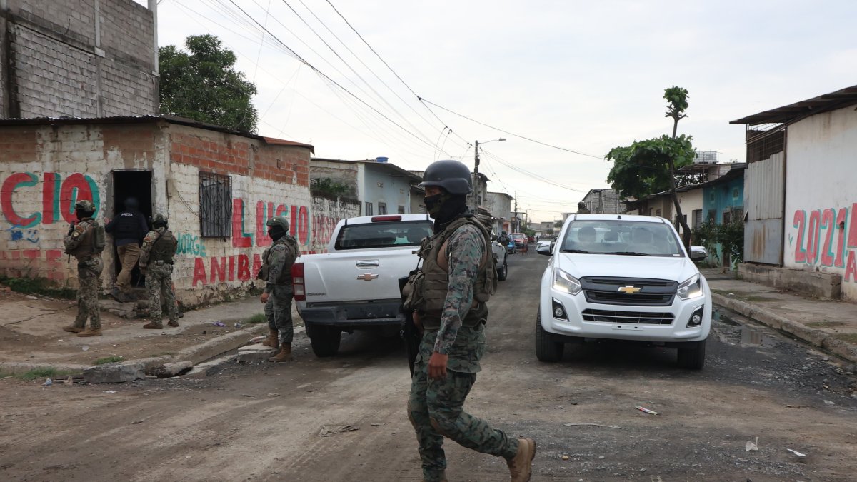 Imagen referencial de operativo militar para graficar este artículo.