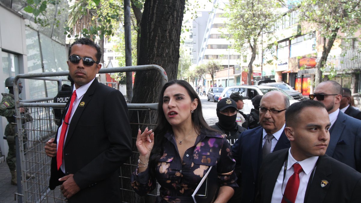 La vicepresidenta Verónica Abad solicitó que la Fiscalía investigue supuestas presiones a los jueces del TCE, días antes de la audiencia con Diana Jácome.