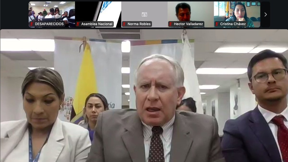 El defensor del Pueblo, César Córdova, fue la única autoridad que compareció ante el Pleno de la Asamblea Nacional.