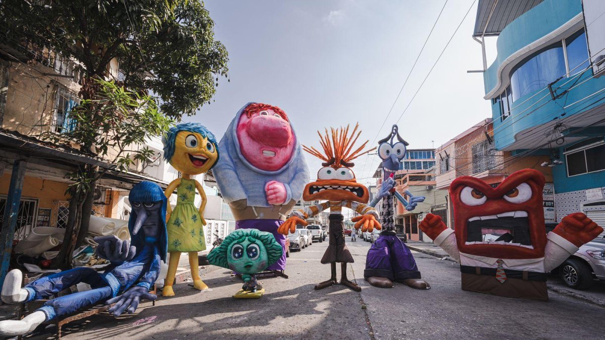 Ruta de los monigotes, en el suburbio, a suroeste de Guayaquil.
