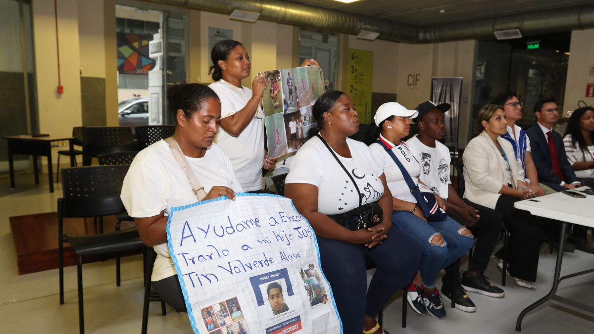 Familiares de los niños desaparecidos en Guayaquil.