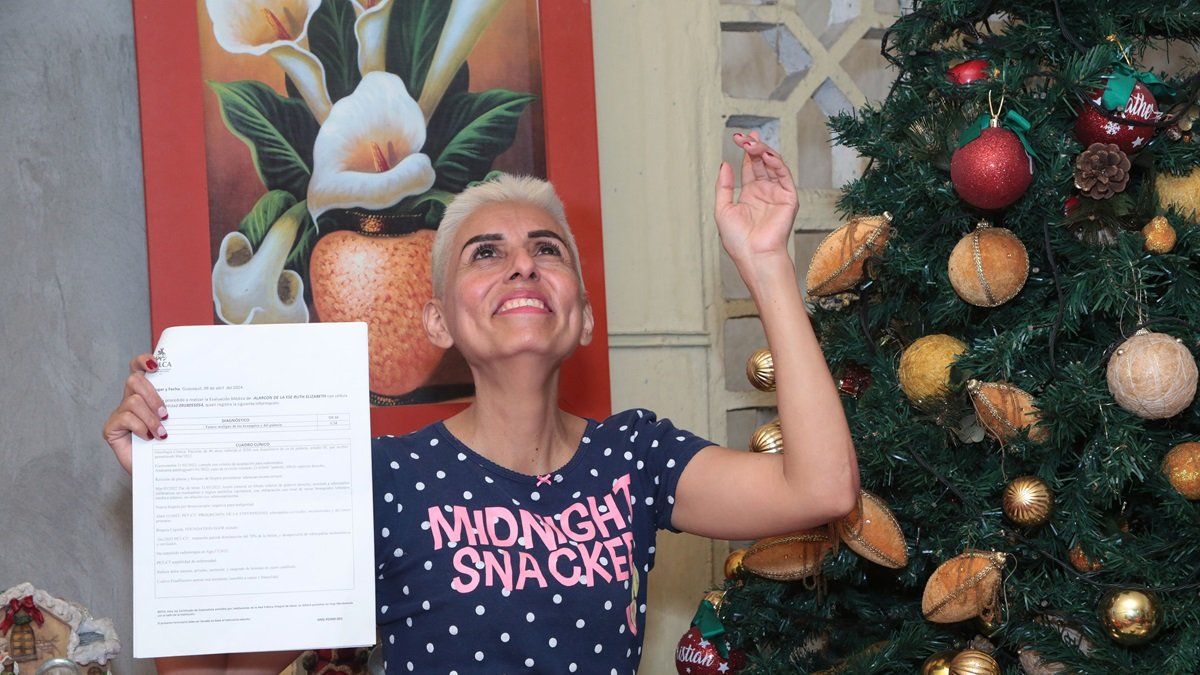 Ruth Alarcón relata con alegría que, luego de la lucha contra el cáncer, hoy está sana. Agradece a Dios por su proceso y por los resultados.