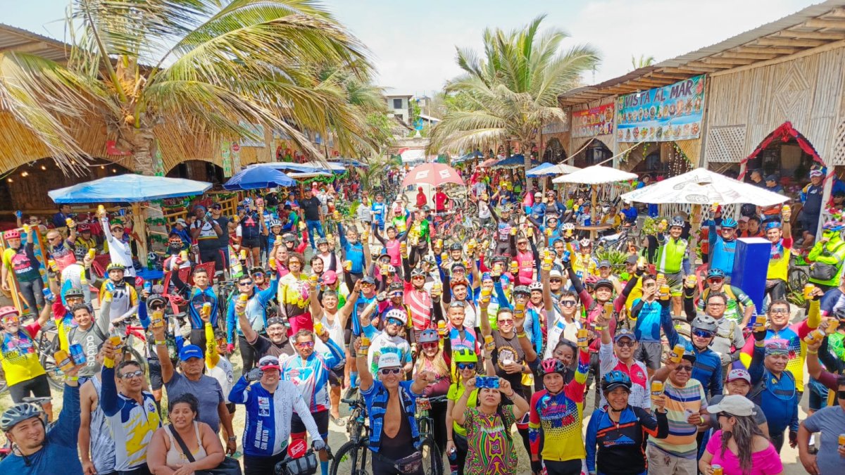 El Malecón de Playas fue el centro de la celebración final.