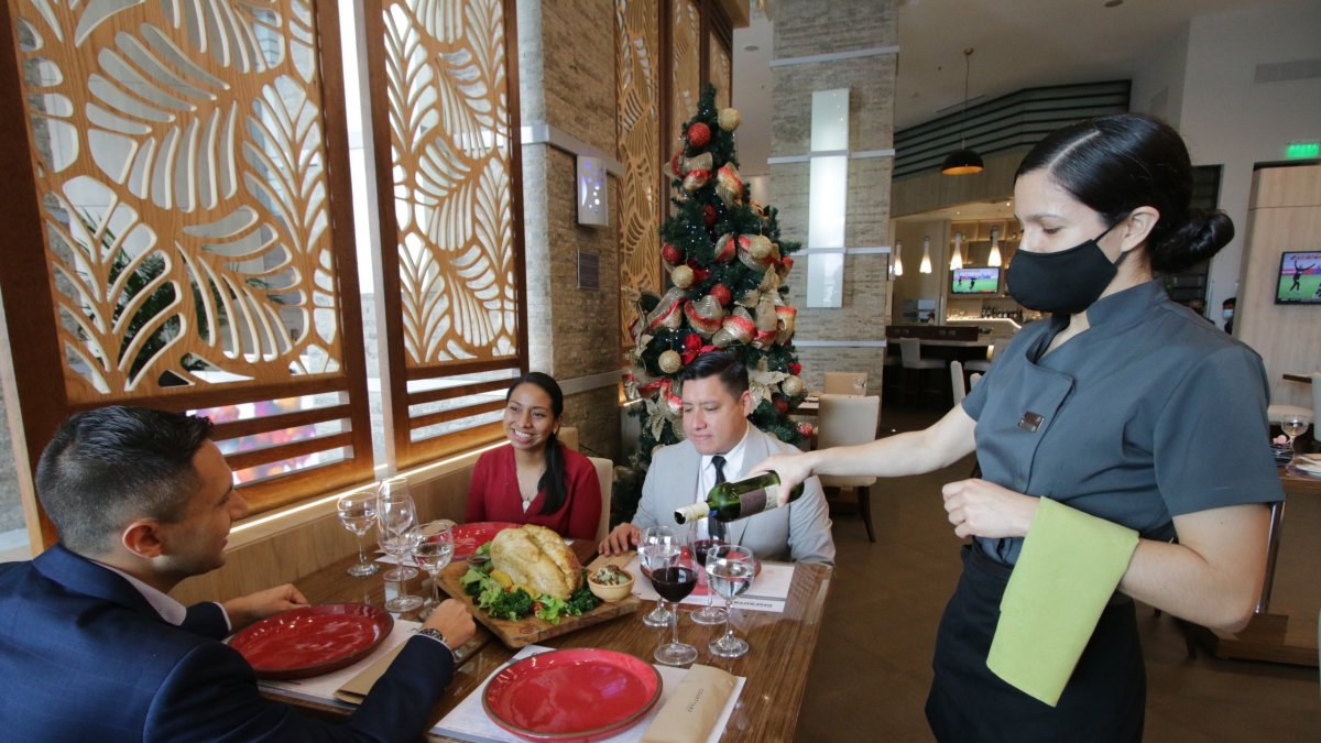 Turismo. Restaurantes y hoteles esperan recibir más demanda de turistas durante los cinco días de feriado.