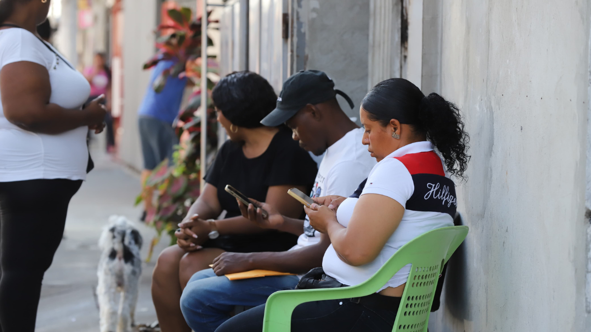 Familiares de niños desaparecidos en Guayaquil.