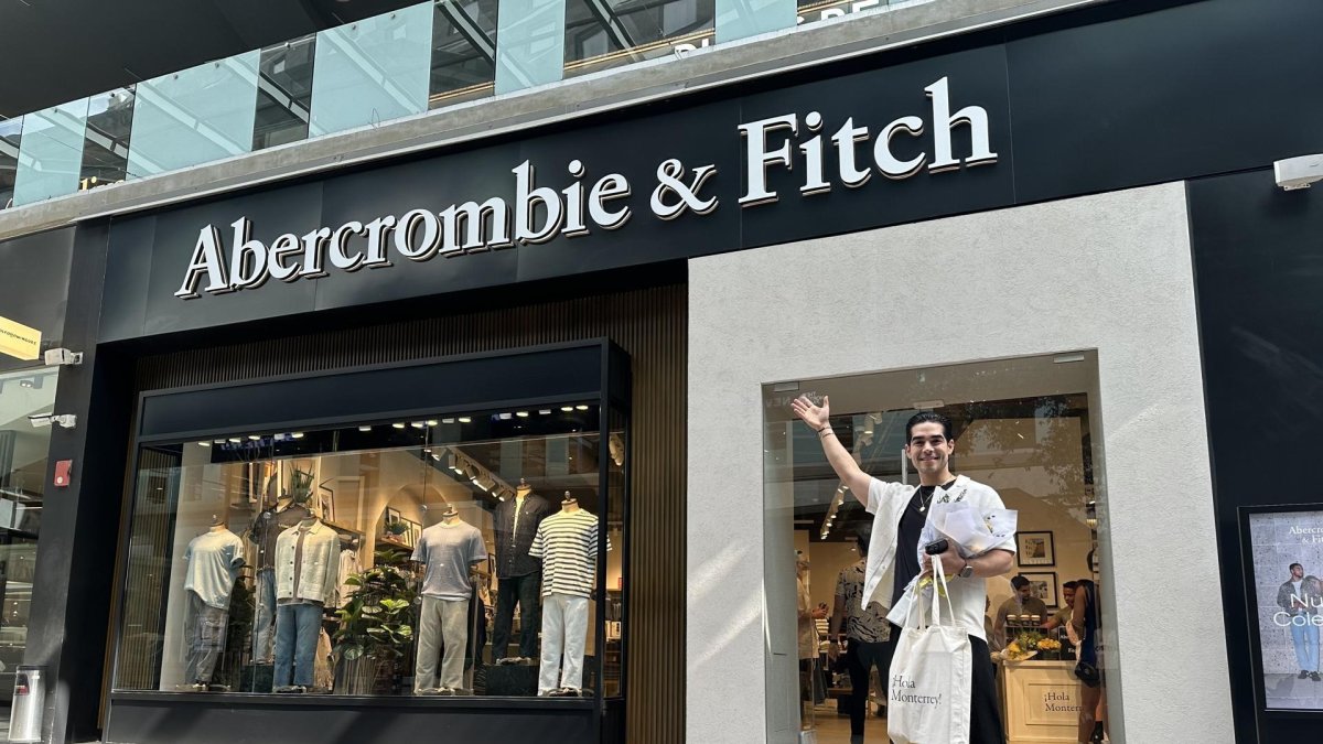 El ex ejecutivo de la cadena de ropa está acusado de tráfico sexual.